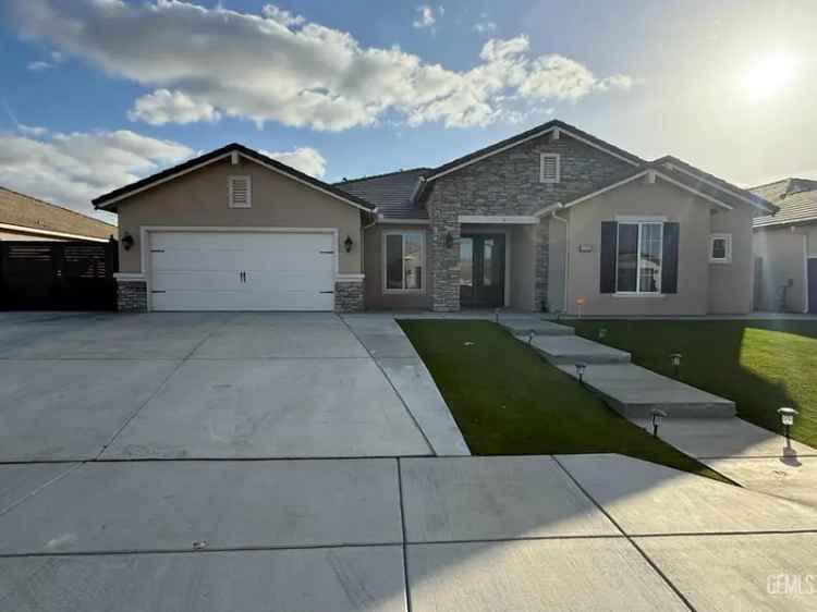 House For Sale in Bakersfield, California