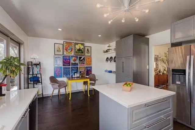 Rent Stunning Spanish Duplex Townhouse with 2 Beds and 2 Baths in Wilshire Vista