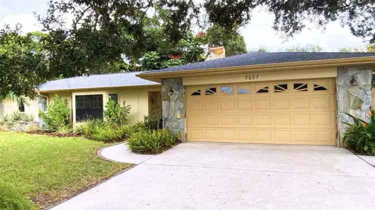 House For Sale in 7607, 9th Avenue Drive Northwest, Bradenton, Florida