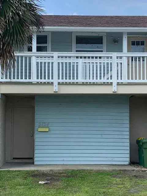 Rent 2 Bedroom Apartments Near the Beach with Garage and Washer Dryer