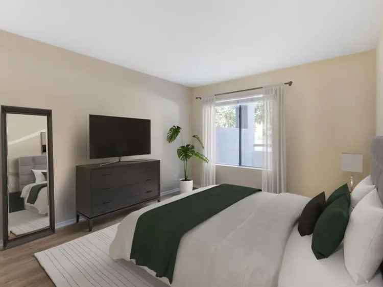 Rent Apartments with Amenities in Downtown Burbank