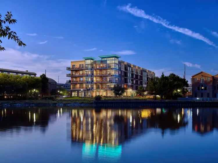 Rent Luxury Riverfront Apartments in Wilmington with High-End Amenities