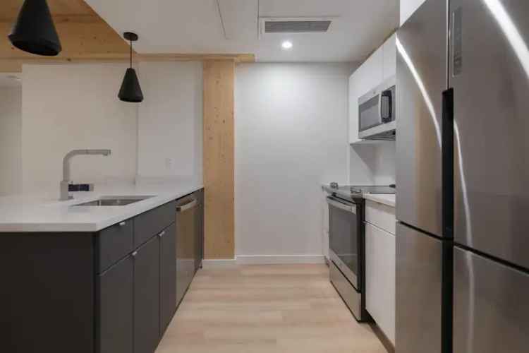 Rent 2 Bed Apartment in Boston South End with Modern Features