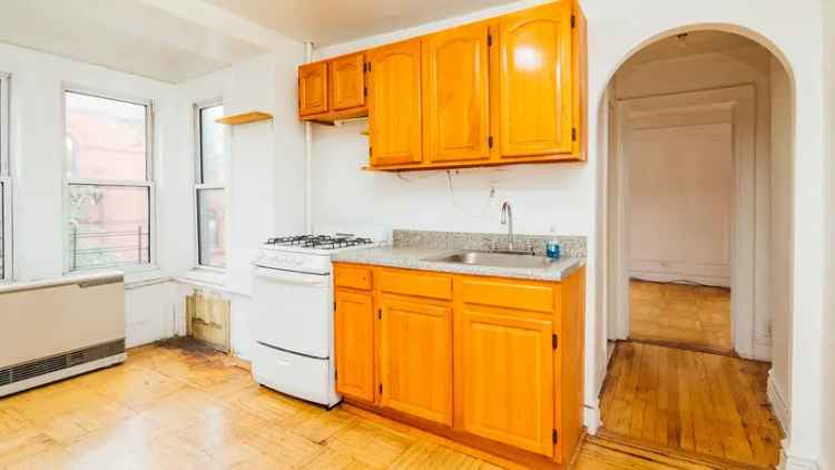 Rent Apartment Unit 2 Bed 1 Bath Bushwick Brooklyn Spacious Living Room