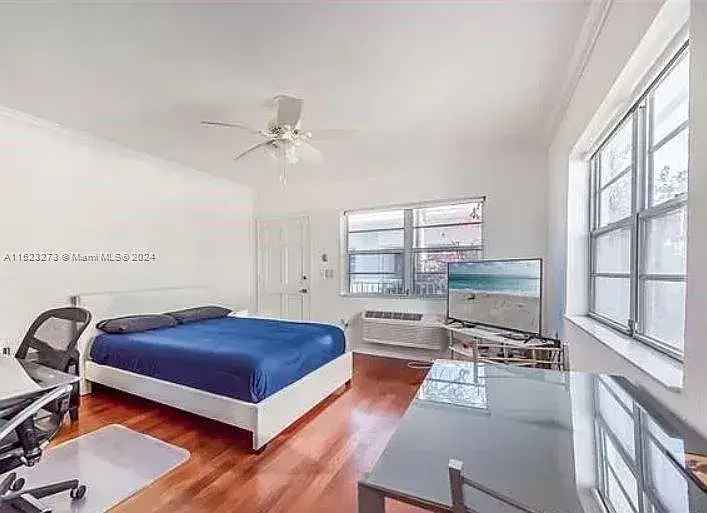 Sublet Apartment Unit in South Beach with Abundant Natural Light