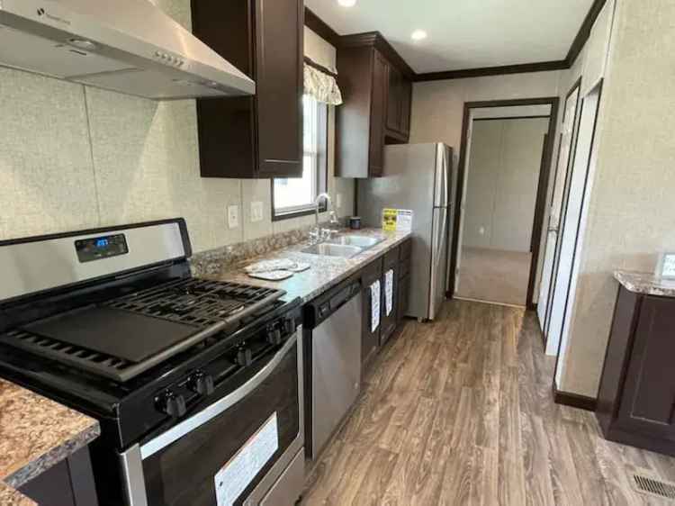 Rent Apartment at Southwoods MHP with Modern Homes and Community Features