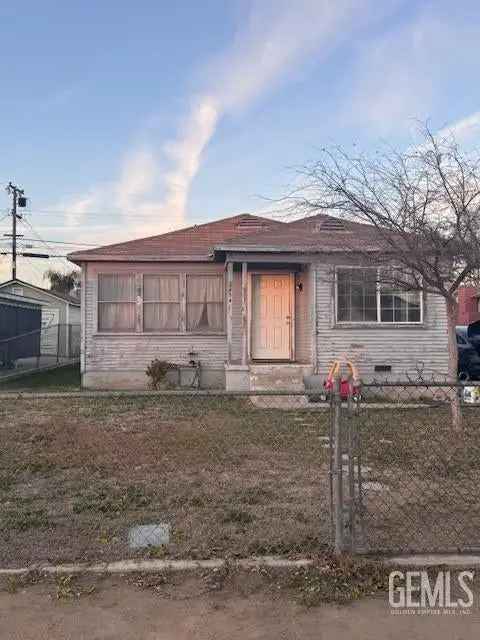 House For Sale in Bakersfield, California