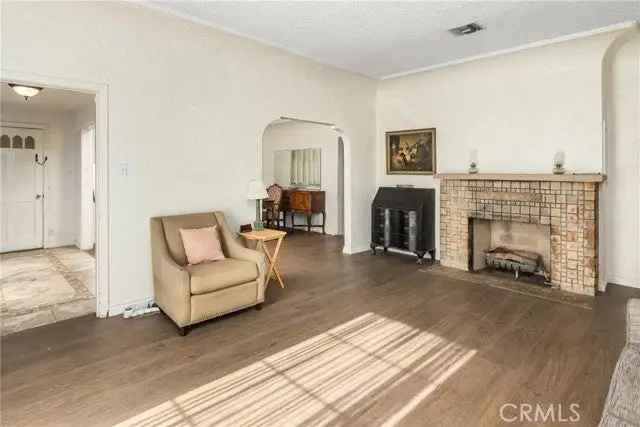 House For Sale in 13260, Herrick Avenue, Los Angeles, California