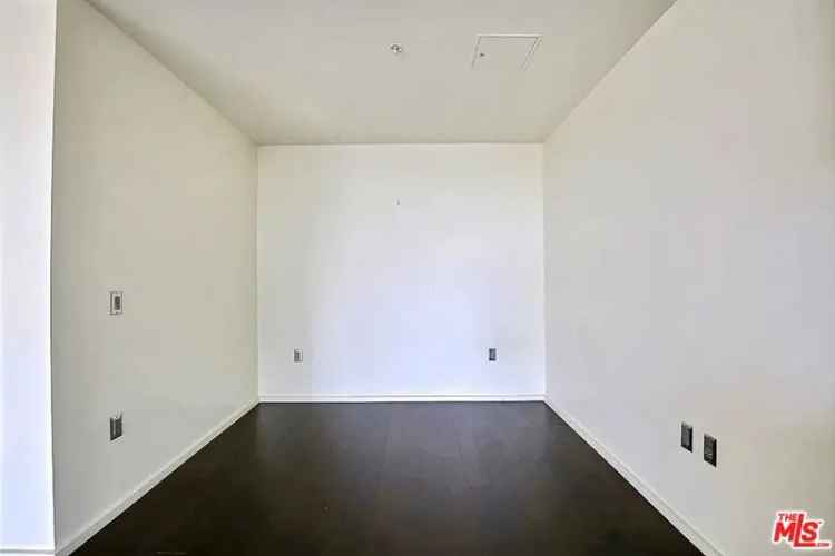 House For Sale in 1155, South Grand Avenue, Los Angeles, California