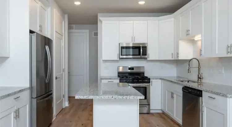 Rent Apartment in Andover Woods Rochester Hills with Natural Amenities