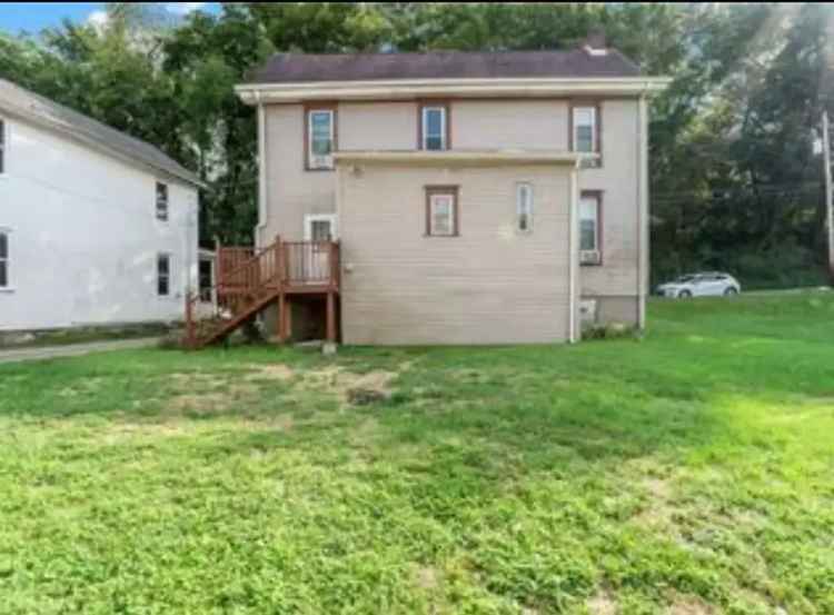 Rent 2 Bedroom House in Greensburg with Updated Bathroom and Main Floor Laundry