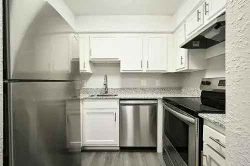 Rent Apartments in Kansas City with Renovated Interiors and Great Amenities