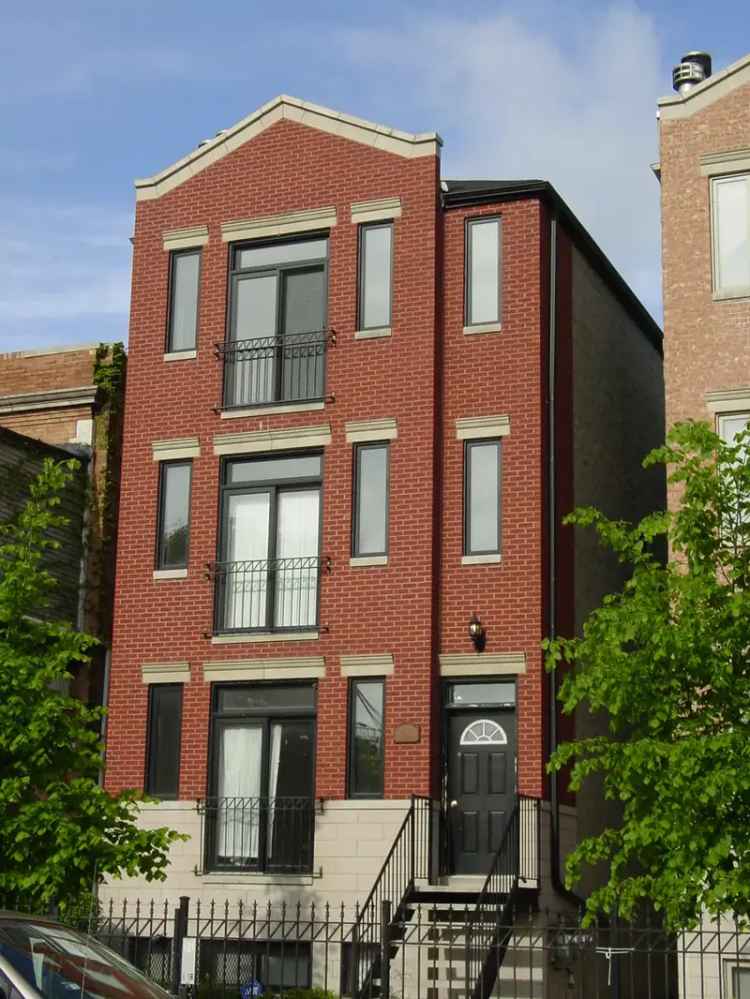 Rent Gorgeous High End Duplex Condo Near University of Chicago