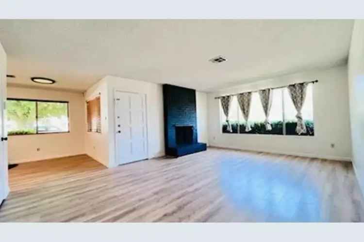 Duplex for Sale in Sacramento Greenhaven Area with Charming Features