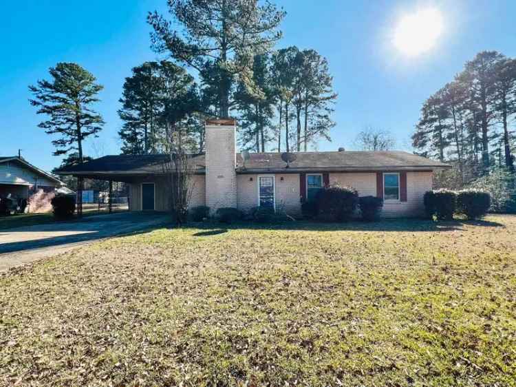 House For Sale in 1081, Caddo Street Southwest, Camden, Arkansas