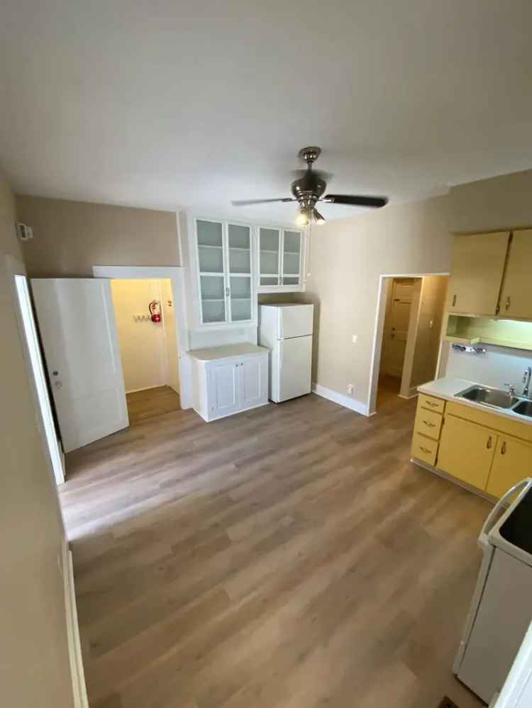 Rent Adorable Apartment Unit in Winter Garden with Parking and Utilities