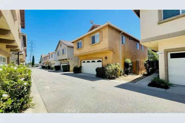 Buy 4 Bedroom Townhome for Sale with Modern Features