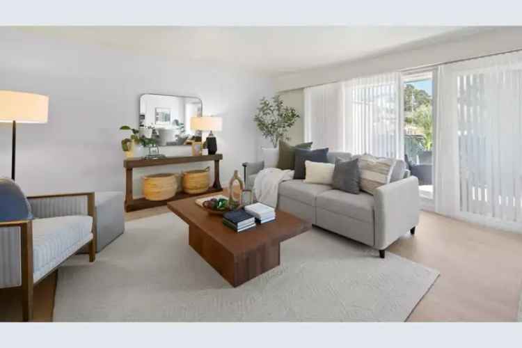 Rent Bungalow in Carmel with Bonus Room and Clubhouse Access