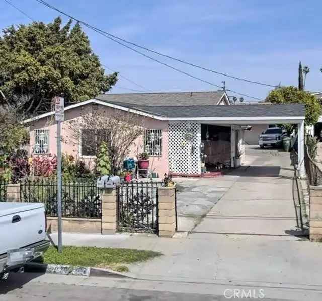 House For Sale in 300, North Eastman Avenue, California