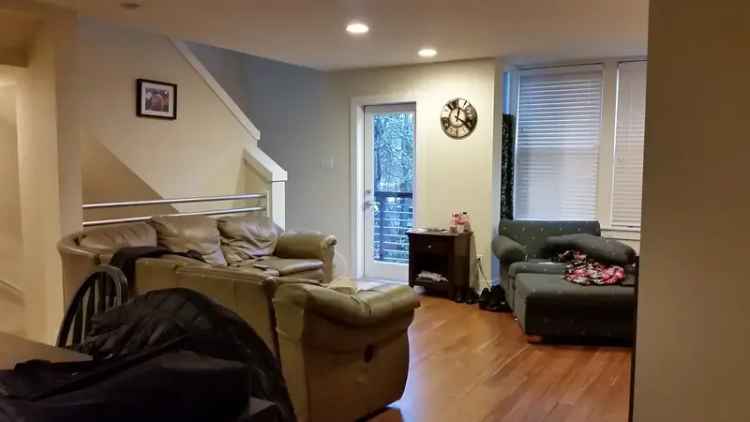 Rent Beautiful Townhouse in Ballard with Private Patio and Garage