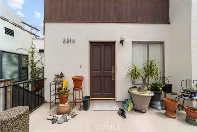 House For Sale in 2216, Pacific Avenue, Los Angeles, California