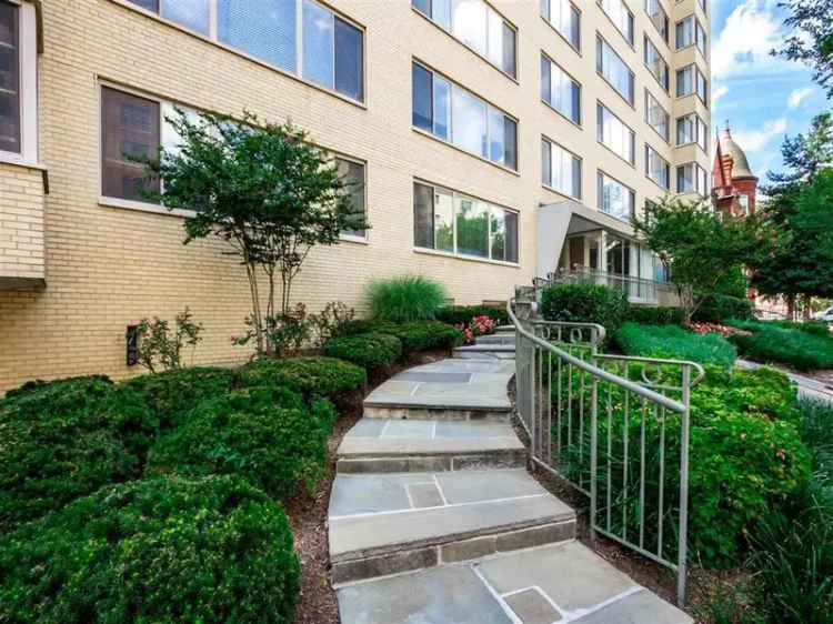 Rent Studio and One Bedroom Apartments in Dupont Circle with Utilities Included