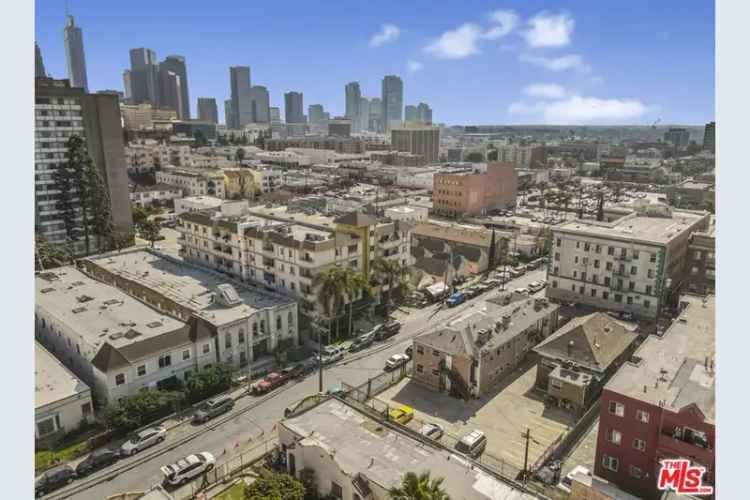 Investment buy duplex and multi-unit property in Los Angeles with development potential