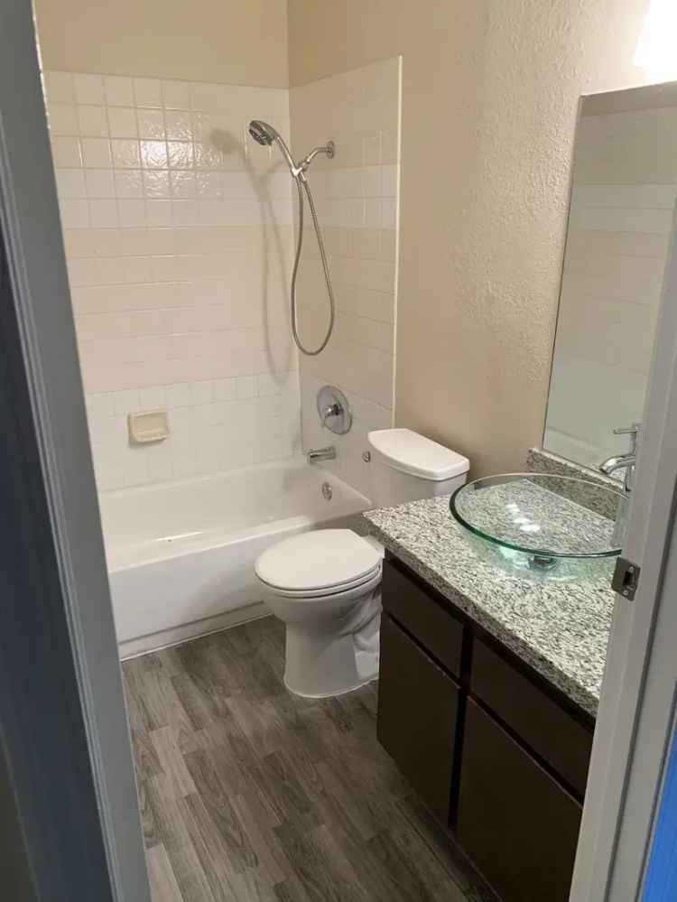 Rent Apartment Unit with Pool Access in Metro Las Vegas