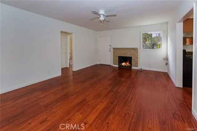 House For Sale in 7716, Owensmouth Avenue, Los Angeles, California