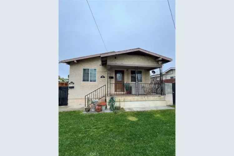 Invest in a Charming Duplex in San Pedro with Updated Units