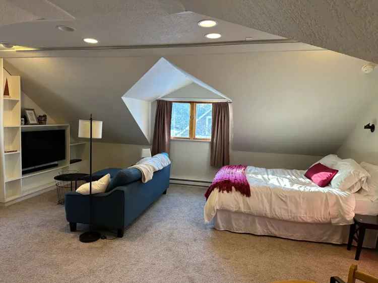 Rent Furnished Studio Apartment in West Wash Park with Garage Parking