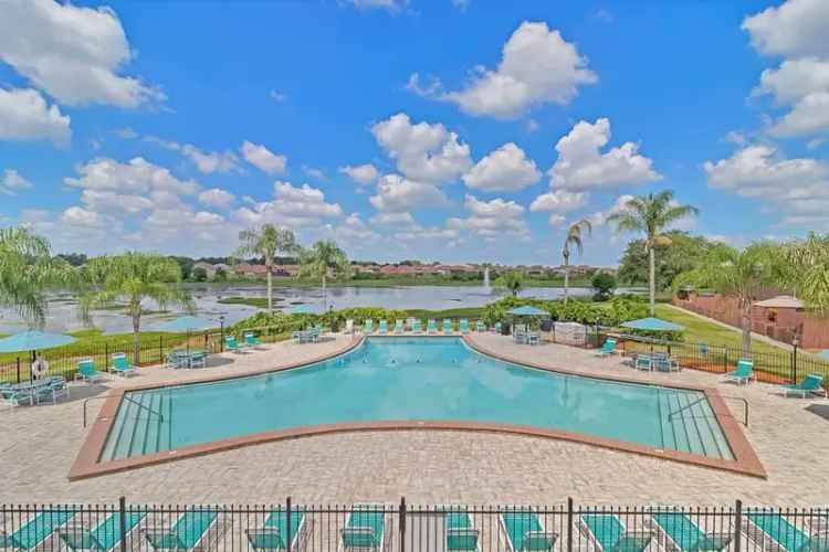 Rent Luxury Lakefront Apartment in Carlton Arms of North Lakeland