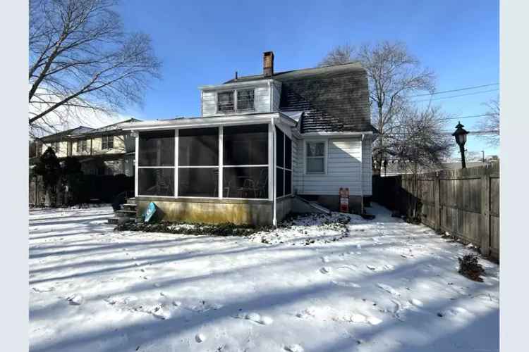 House For Sale in 35, John Street, Fairfield, Connecticut