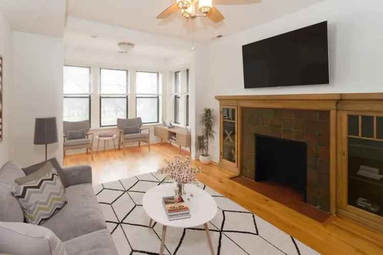 Rent Apartments Near Washington Park with Unique Arts and Crafts Features