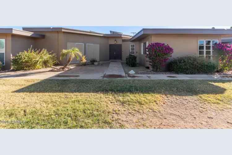 Rent Executive Garden Townhome in Sun City with Modern Upgrades