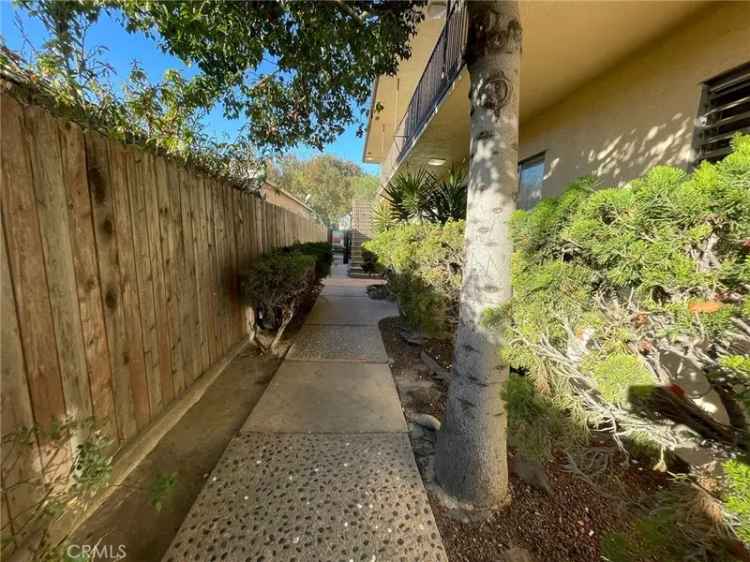 House For Sale in 1834, Pine Avenue, Long Beach, California