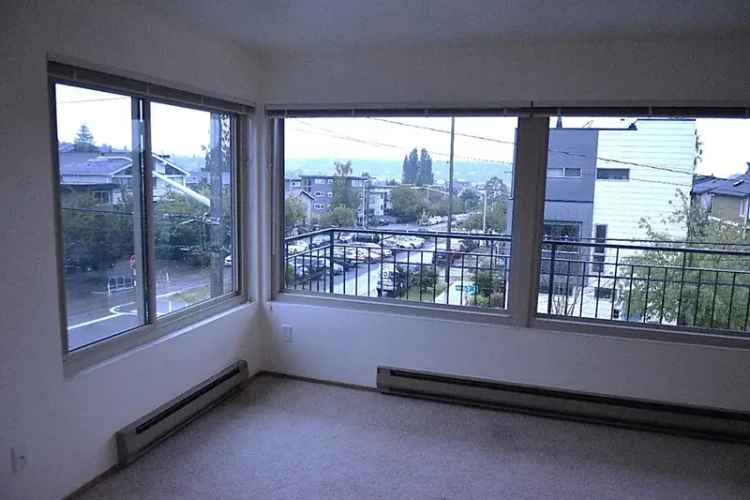 Rent Spacious Apartment in Seattle with Large Deck and Views