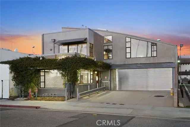 House For Sale in 2410, Newport Boulevard, Newport Beach, California