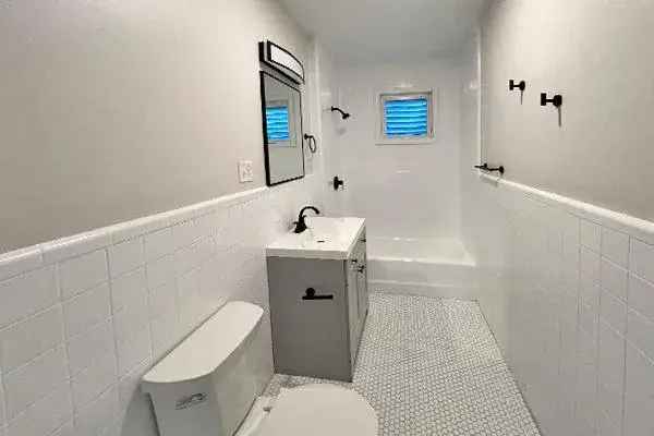 Rent Spacious 3 Bedroom Apartment in Somerville with Great Features