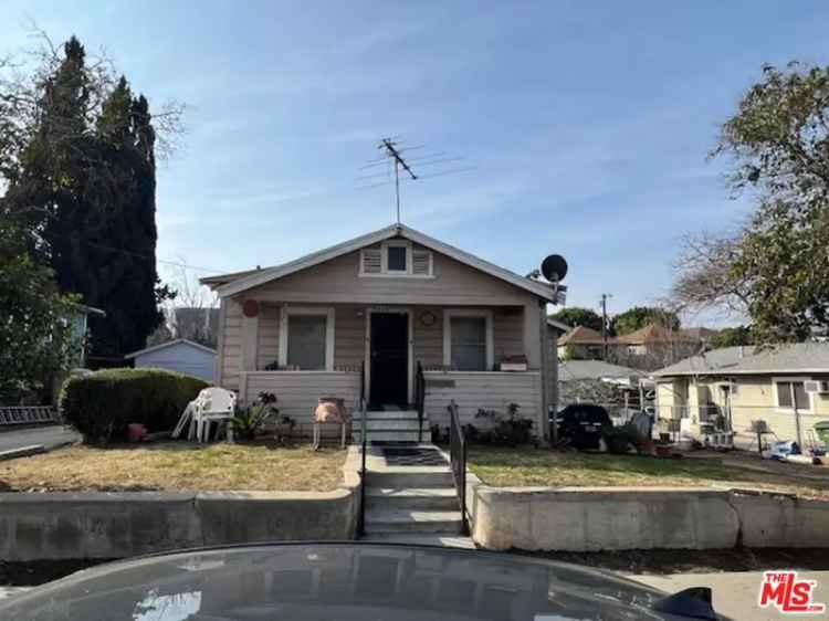 House For Sale in 3442, East 3rd Street, Los Angeles, California