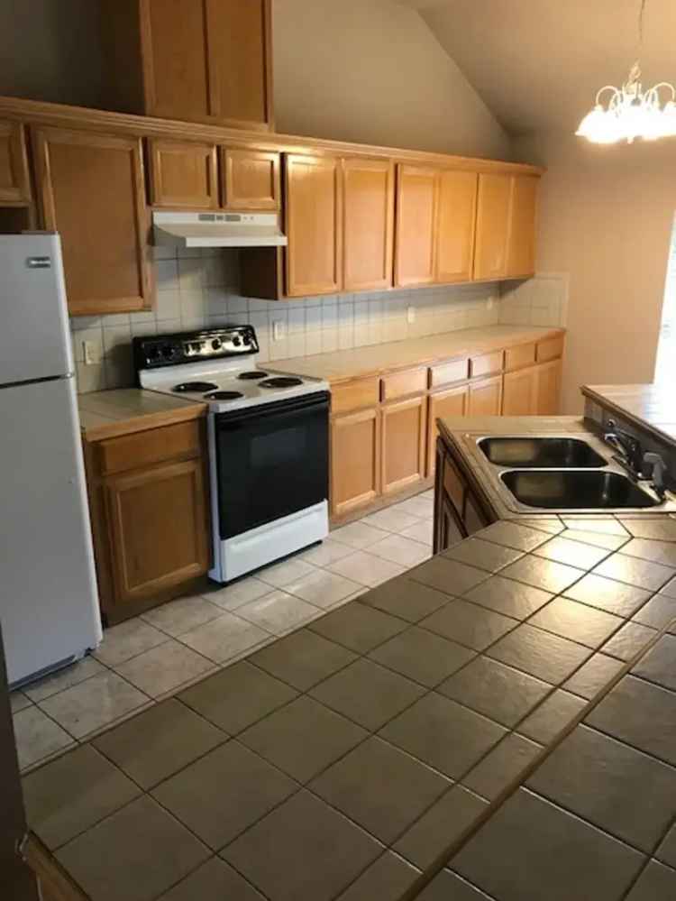 Rent 4 Bedroom Home Near OU Campus with Large Backyard