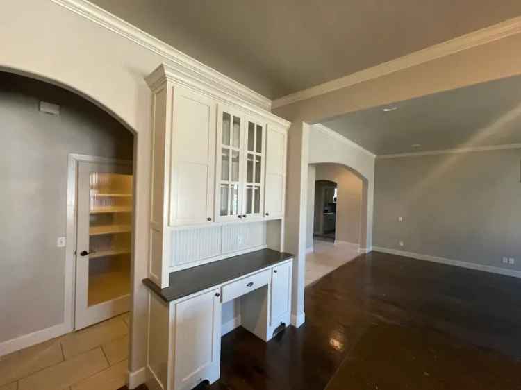 Rent Beautiful Executive Home in Moore with Upgrades and 4 Bedrooms