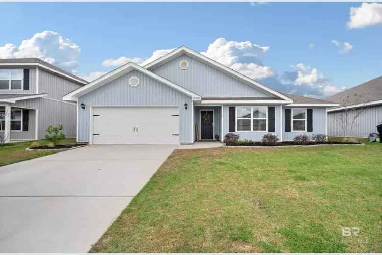 House For Sale in Robertsdale, Alabama