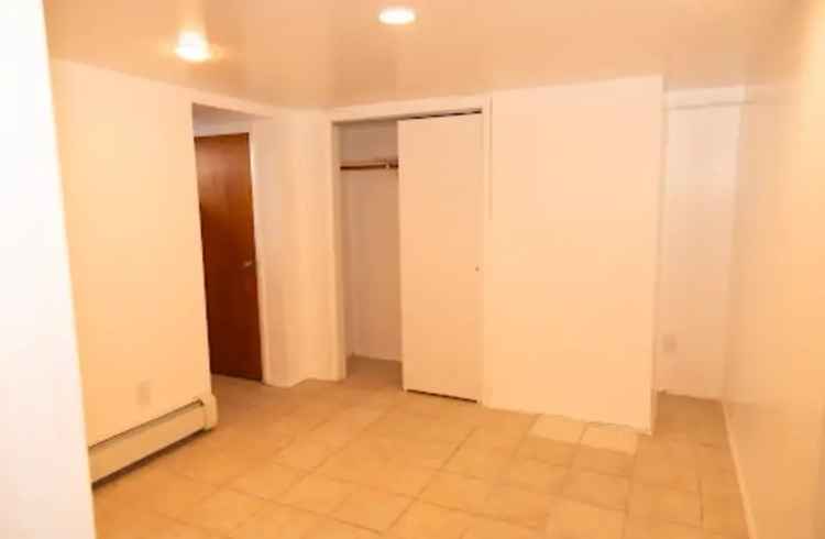 Luxury One Bedroom Apartment Unit for Rent with Security Near Parks