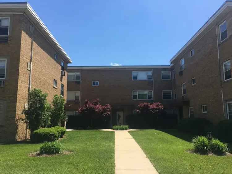 Rent Cozy Apartments in Skokie with Nearby Recreation and Culture