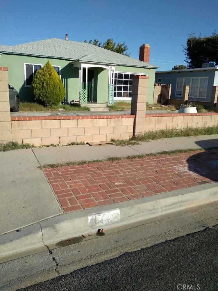 House For Sale in 44520, Date Avenue, Lancaster, California