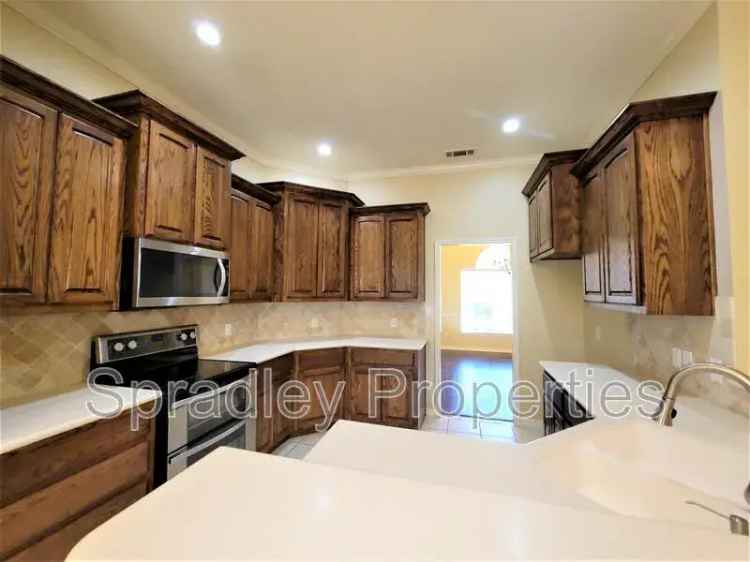 Rent Custom Home in Belton with Spacious Living and Modern Features