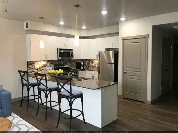 Rent Townhome Apartment in Lehi with Modern Finishes and Amenities