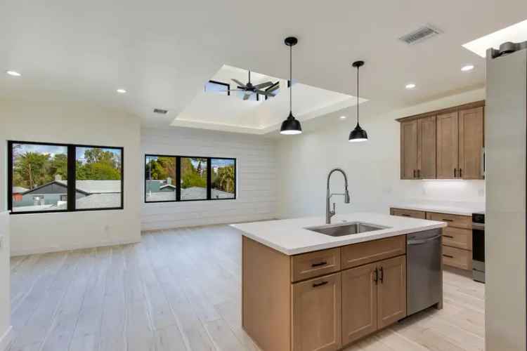 Rent Townhouse in Tempe Modern Luxury Living with 3 Bedrooms and Garage