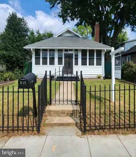 House For Sale in 217, Peabody Street Northwest, Washington, District of Columbia